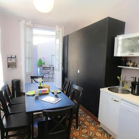 Maison De 6 A *