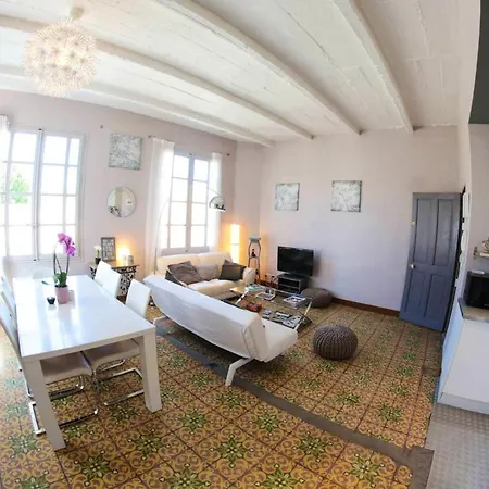Maison De 6 A Holiday home Avignon