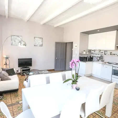 Maison De 6 A Holiday home *