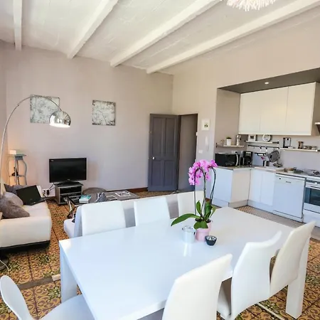 Maison De 6 A *