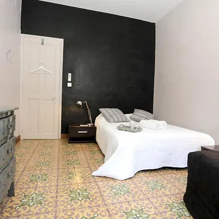 Maison De 6 A * Avignon