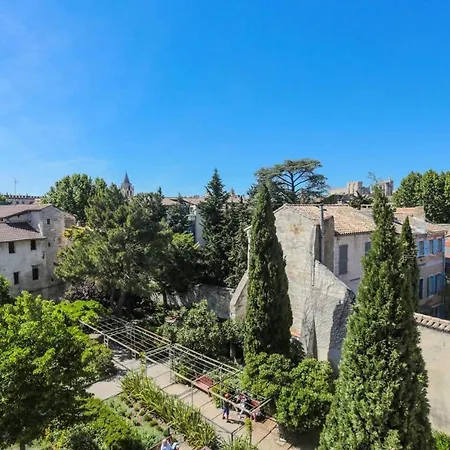 Maison De 6 A * Avignon