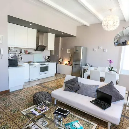Maison De 6 A Holiday home Avignon