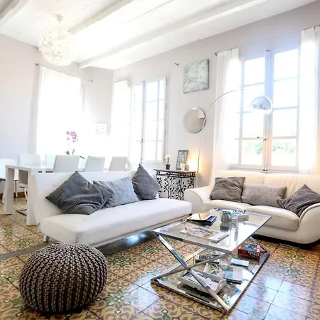 Holiday home Maison De 6 A Avignon